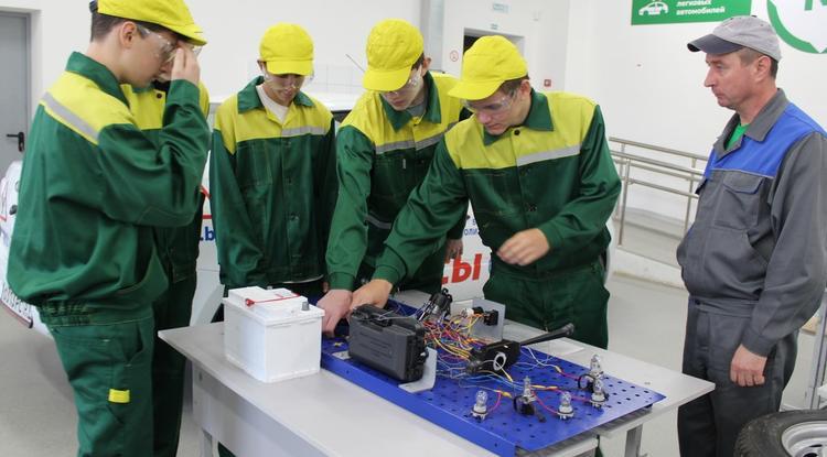 Белгородские педагоги могут побороться за 200 тысяч рублей в конкурсе «Мастер года – 2026»