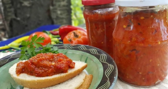 Лютеница с баклажанами: как создать болгарский шедевр на зиму