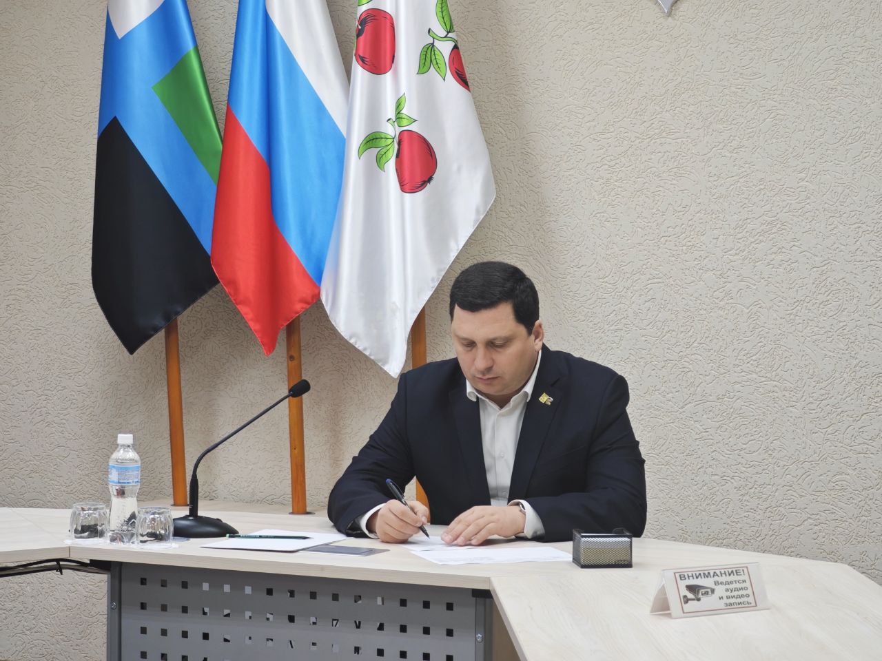 Николай Нестеров: Провёл личный приём граждан в администрации округа