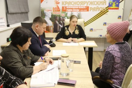 Министр социальной защиты населения и труда Белгородской области Олеся Митякина провела выездной личный приём граждан в нашем округе