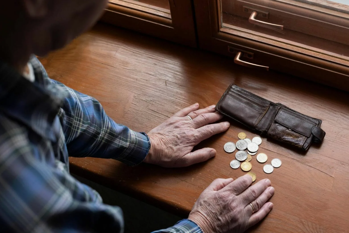 Новые возможности для пенсионеров: как оформить надбавку за трудовой стаж до 2000-х