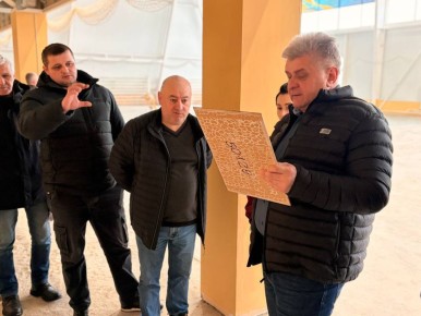 Сегодня глава Ивнянского округа Игорь Щепин провёл очередную планерку на территории ФОКа