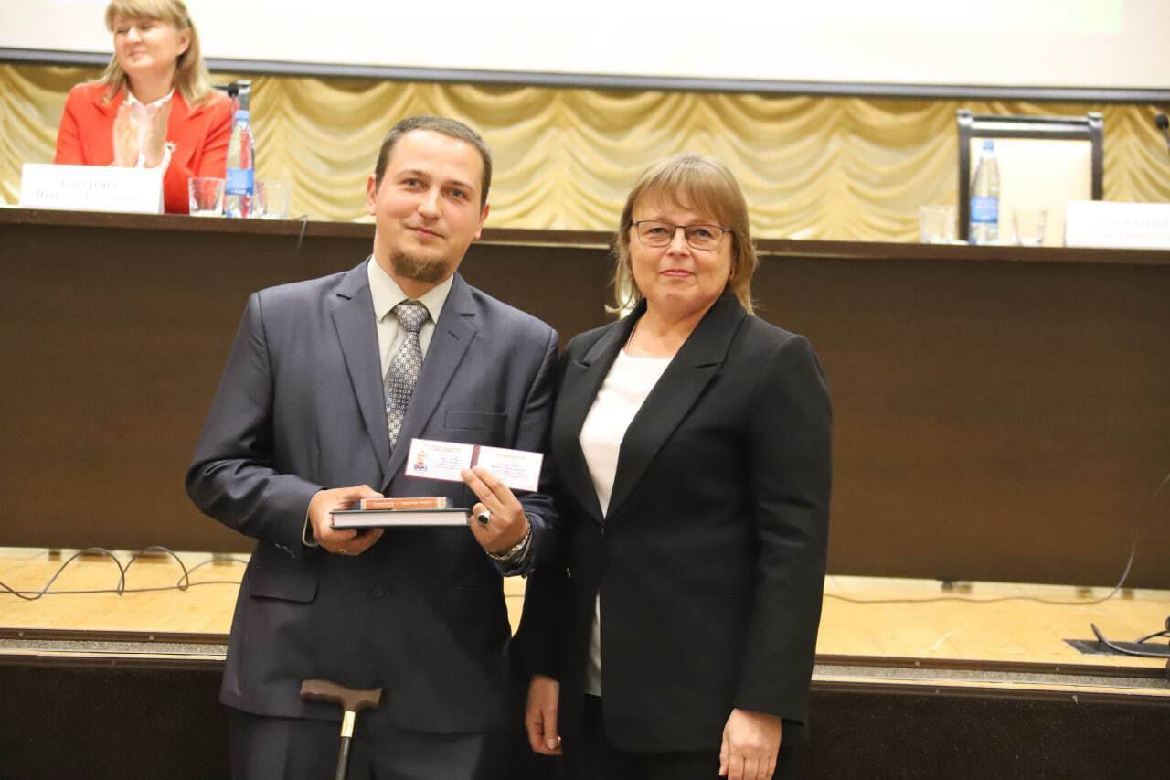 Друзья!. На сайте Госуслуг продолжается Народное голосование III Всероссийской муниципальной премии «Служение»