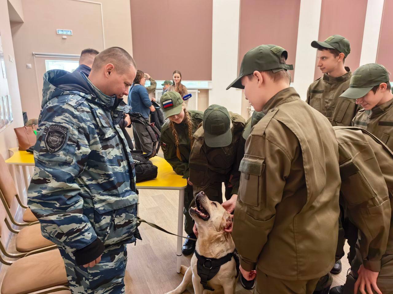 Белгородские полицейские приняли участие в открытии второй учебной смены центра «Воин»