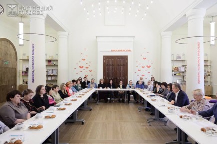 Вячеслав Гладков: В Прохоровке встретился с семьями участников специальной военной операции — с матерями и женами наших погибших защитников, отдавших жизни при исполнении воинского долга