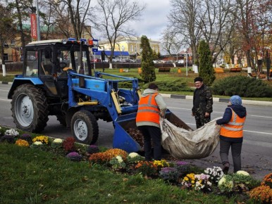 Николай Нестеров: Уважаемые работники бытового обслуживания населения и жилищнокоммунального хозяйства Корочанского муниципального округа!