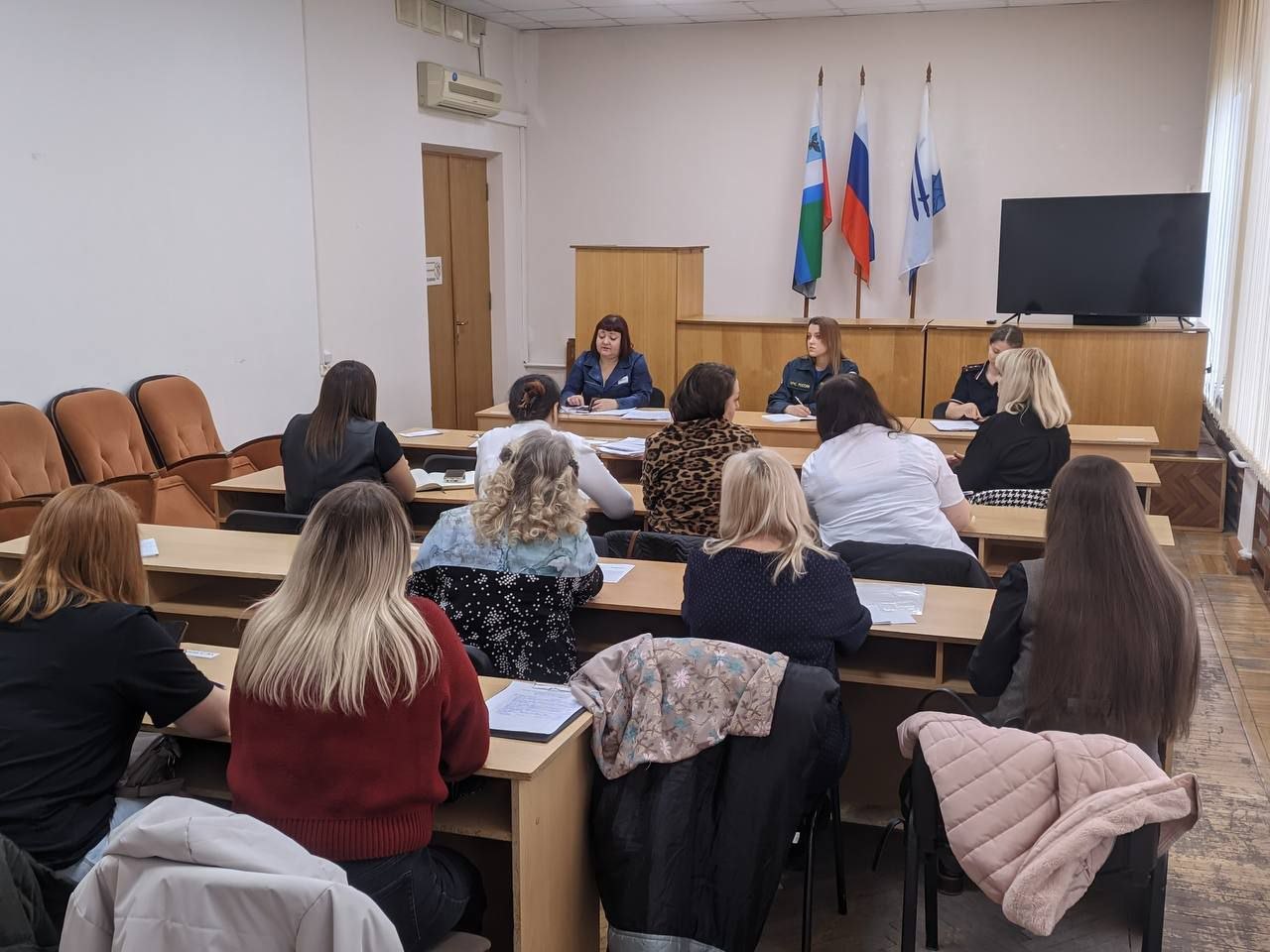 Олег Медведев: Комиссия по делам несовершеннолетних и защите их прав провела плановое заседание, в рамках которого были тщательно изучены 13 административных дел