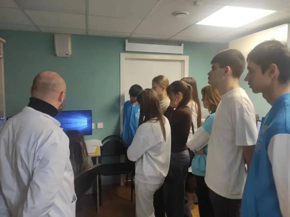 Татьяна Круглякова: Учащиеся «Медицинских классов» Дубовской и Тавровской школы «Формула успеха» посетили Белгородскую ЦРБ и Разуменскую поликлинику