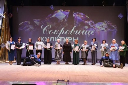 Талантливые, яркие и вдохновлённые: работники сферы культуры Ракитянского округа отметили профессиональный праздник