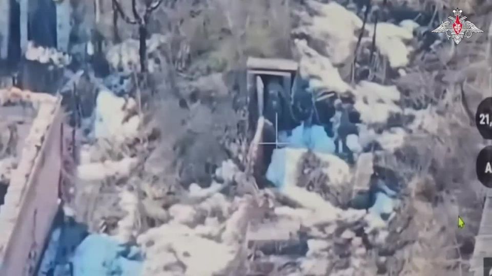 Минобороны России: Штурмовые группы 83-го мотострелкового полка зашли в село и отрезали украинским боевикам пути доставки продовольствия и боеприпасов