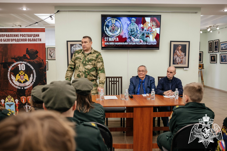 В галерее «Собровино» прошел круглый стол «Преемственность поколений: войска НКВД, пограничники и Росгвардия»