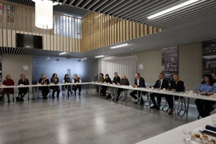 Михаил Лобазнов: Вместе с губернатором Вячеславом Владимировичем Гладковым встретились с матерями и женами наших защитников, участников специальной военной операции, отдавших жизни за Родину