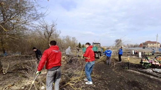 В Ракитянском округе в рамках месячника служения Белгородской области и исполнения задач, поставленных национальным проектом «Экологическое благополучие», проходят субботники