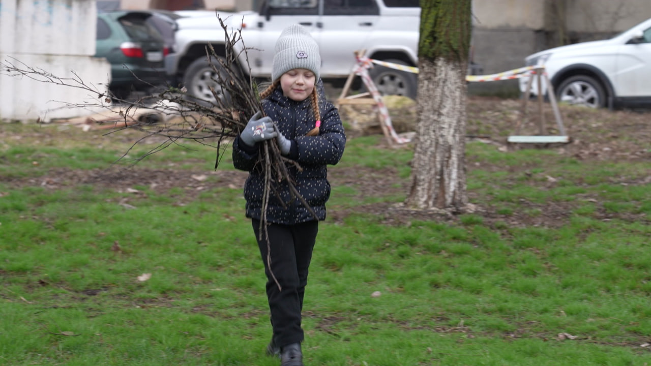 В Старом Осколе на субботник вышли почти 5,5 тысячи жителей