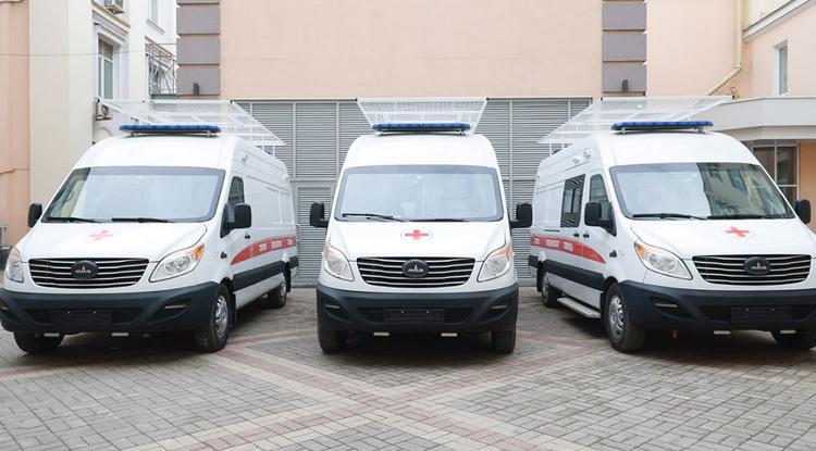 Шебекинский и Грайворонский округа получили машины скорой помощи с антидроновой защитой