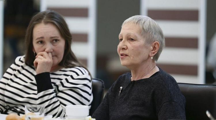 Вячеслав Гладков встретился в Ровеньках с семьями погибших участников СВО