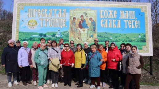 Очередная поездка экскурсантов из Яковлевского округа в рамках реализации губернаторского проекта «К соседям в гости» состоялась в Чернянский округ