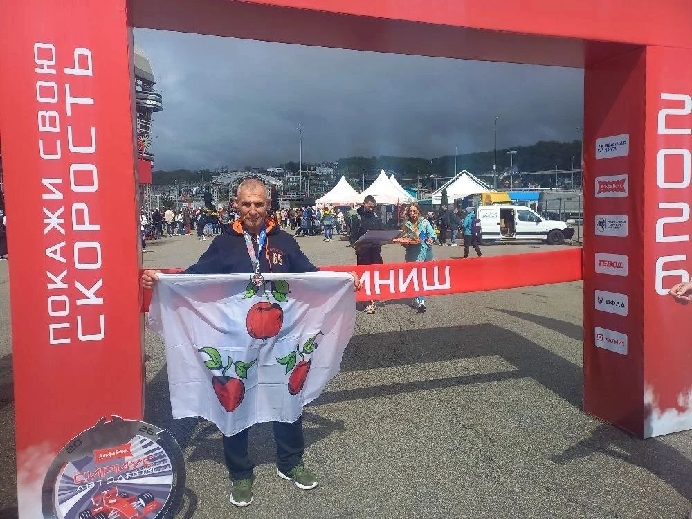 Наш земляк — серебряный призёр марафона в Сочи!