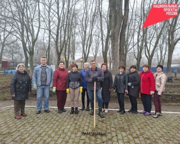 Трудовые коллективы округа активно включились в сезонные работы в рамках месячника добровольного служения региону нацпроекта «Экологическое благополучие»
