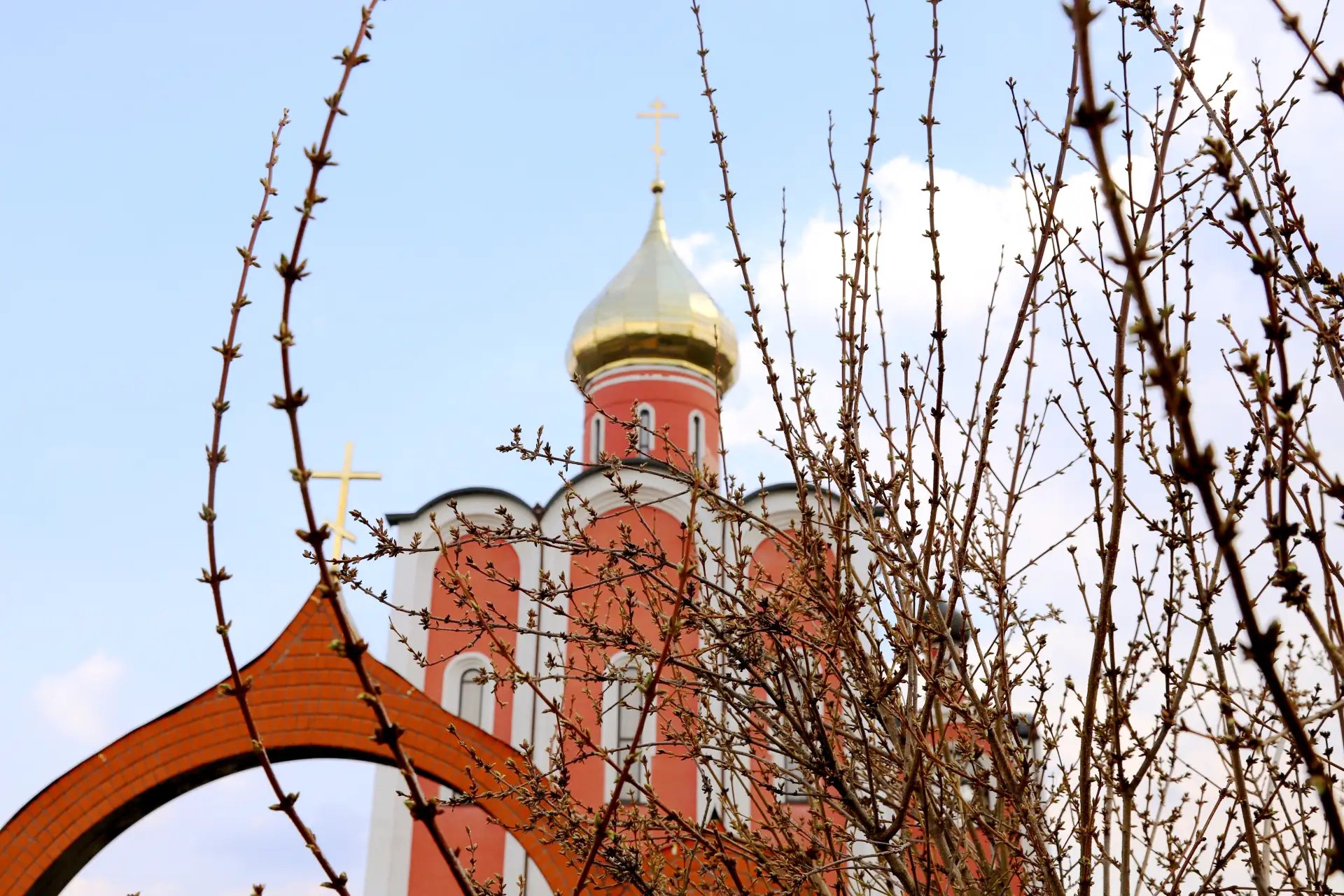 Дорогие друзья!. Примите самые искренние и сердечные поздравления с великим православным праздником — Благовещением Пресвятой Богородицы! Этот светлый день наполняет сердца надеждой и радостью, напоминая о начале великого...