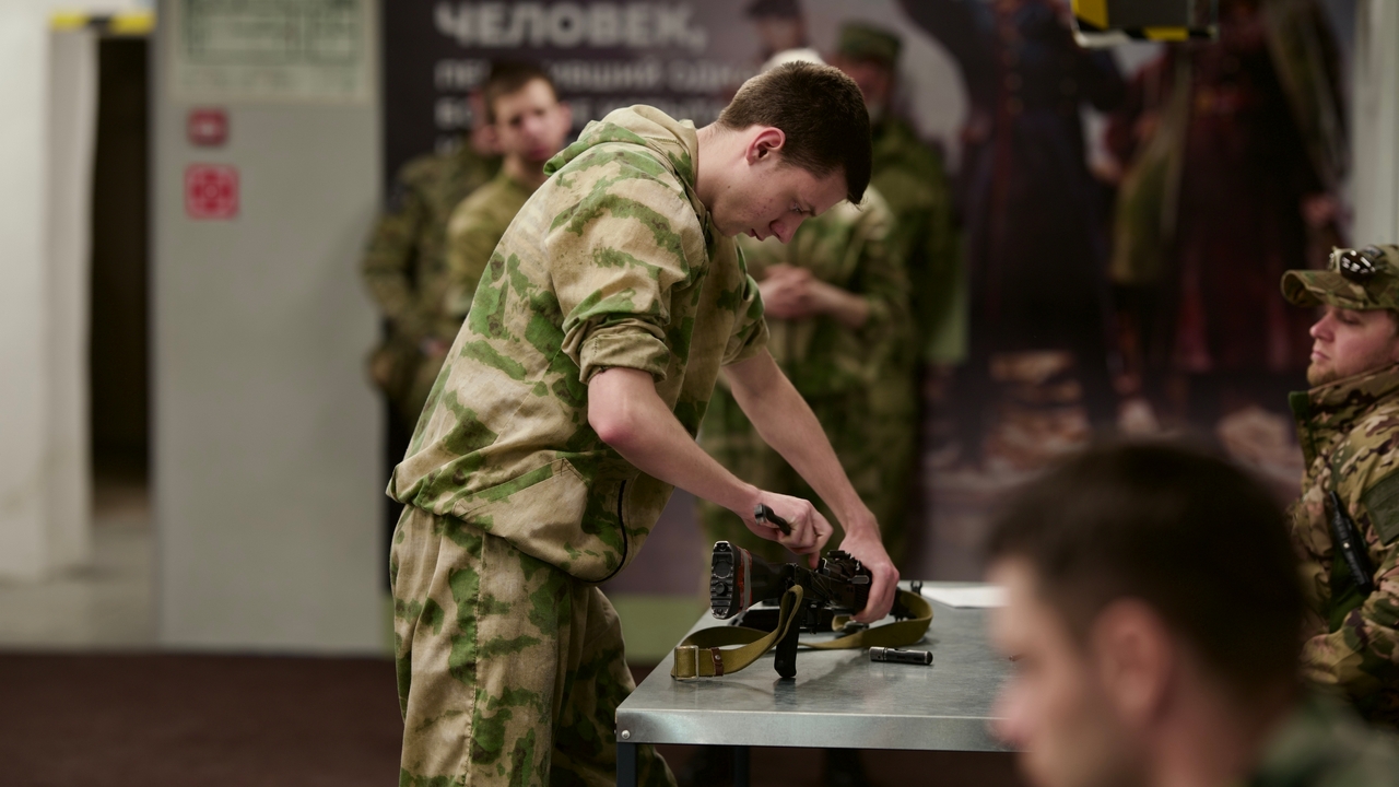 Более 300 студентов ссузов прошли подготовку в центре «Воин» в Губкинском округе