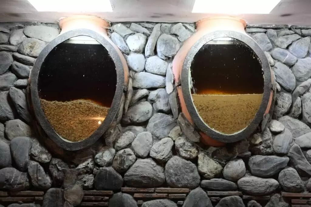 Квеври: глиняный сосуд, в котором время работает на вино