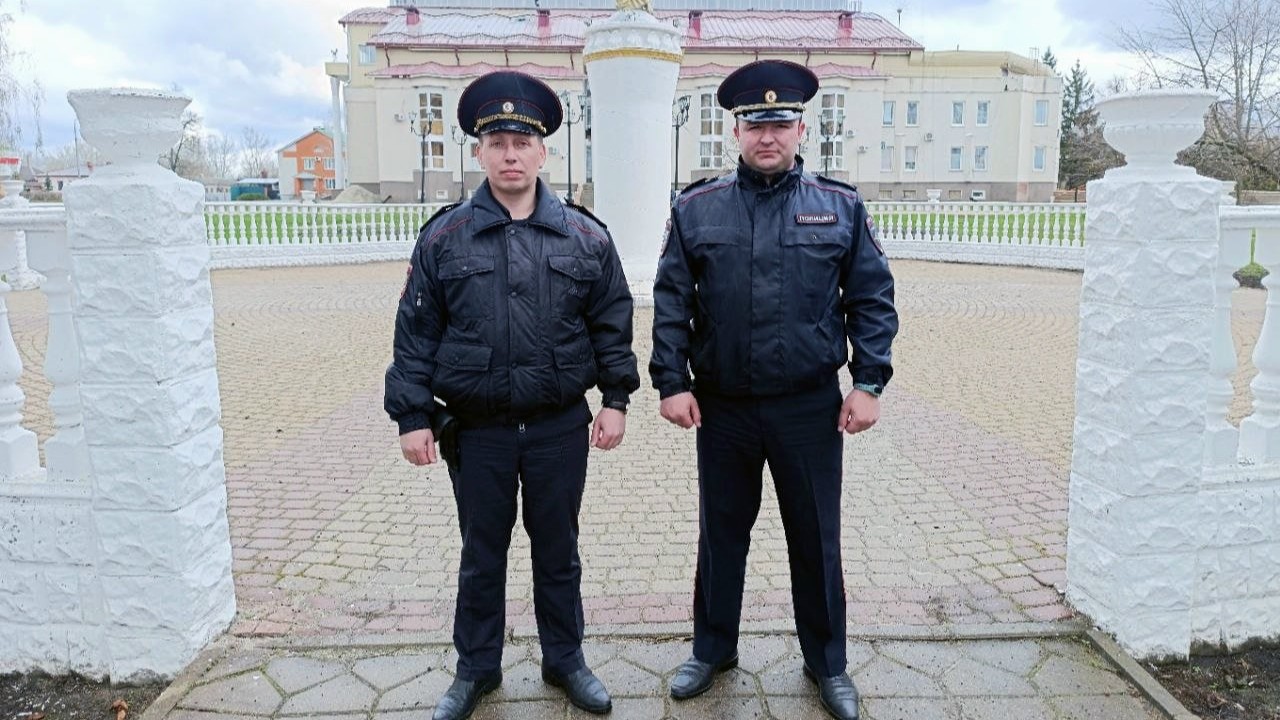 В Грайвороне участковые потушили пожар после атаки дрона