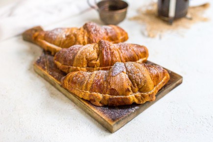 Праздничные круассаны: ореховая нежность на вашем столе