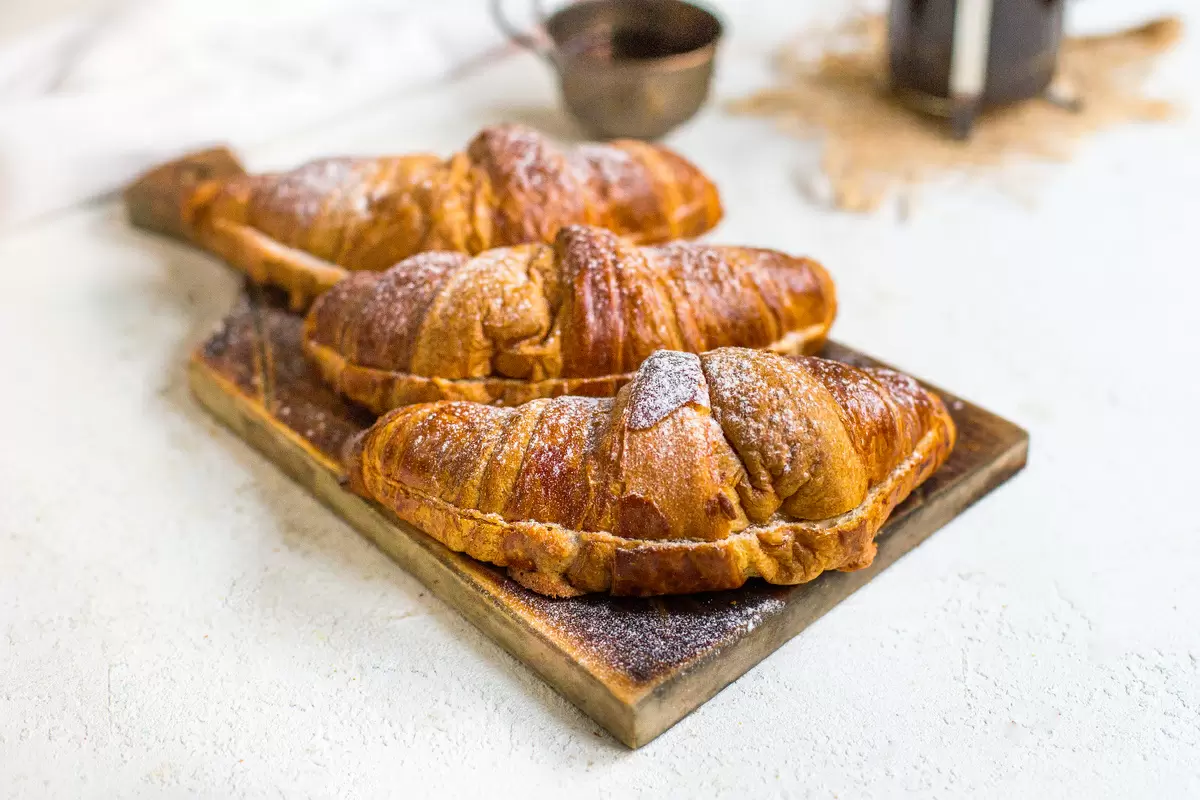 Праздничные круассаны: ореховая нежность на вашем столе