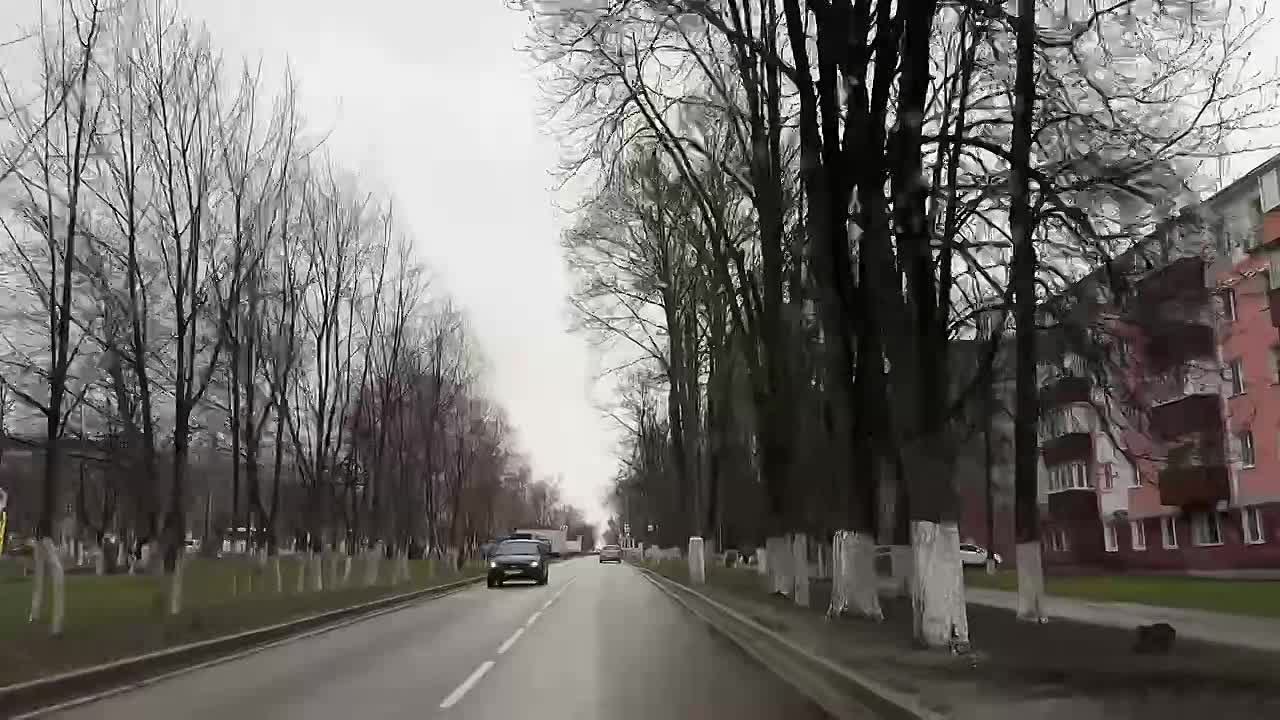 Здравствуйте. По прогнозу синоптиков, в течение дня на территории области дожди Любое изменение дорожного покрытия повышает риск возникновения ДТП Не забывайте уступать дорогу пешеходам и следовать сигналам светофора...