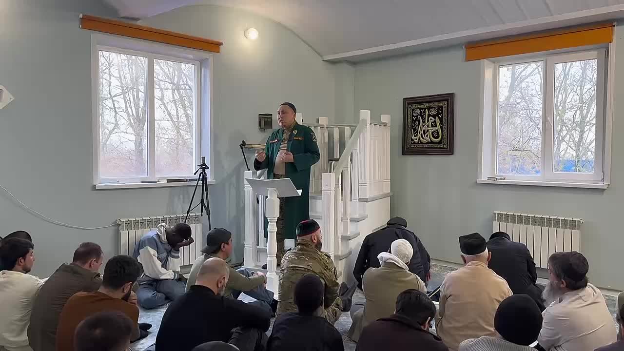 Сегодня по поручению главного имама спецназа «Ахмат» Магомед Хаджи Хийтанаева провел пятничную молитву в мечети г. Белгорода. В ходе проповеди на тему : Специальная Военная Операция и Ислам ; затронул основные сомнения...
