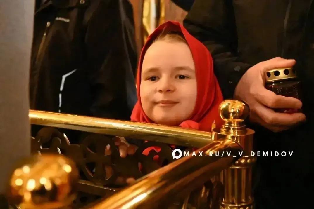 Благодатный огонь доставили в Преображенский кафедральный собор Белгорода