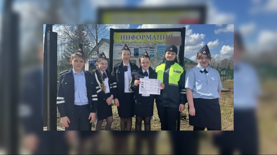 Белгородские кадеты оформили информационные зоны в сельской территории по дорожной безопасности