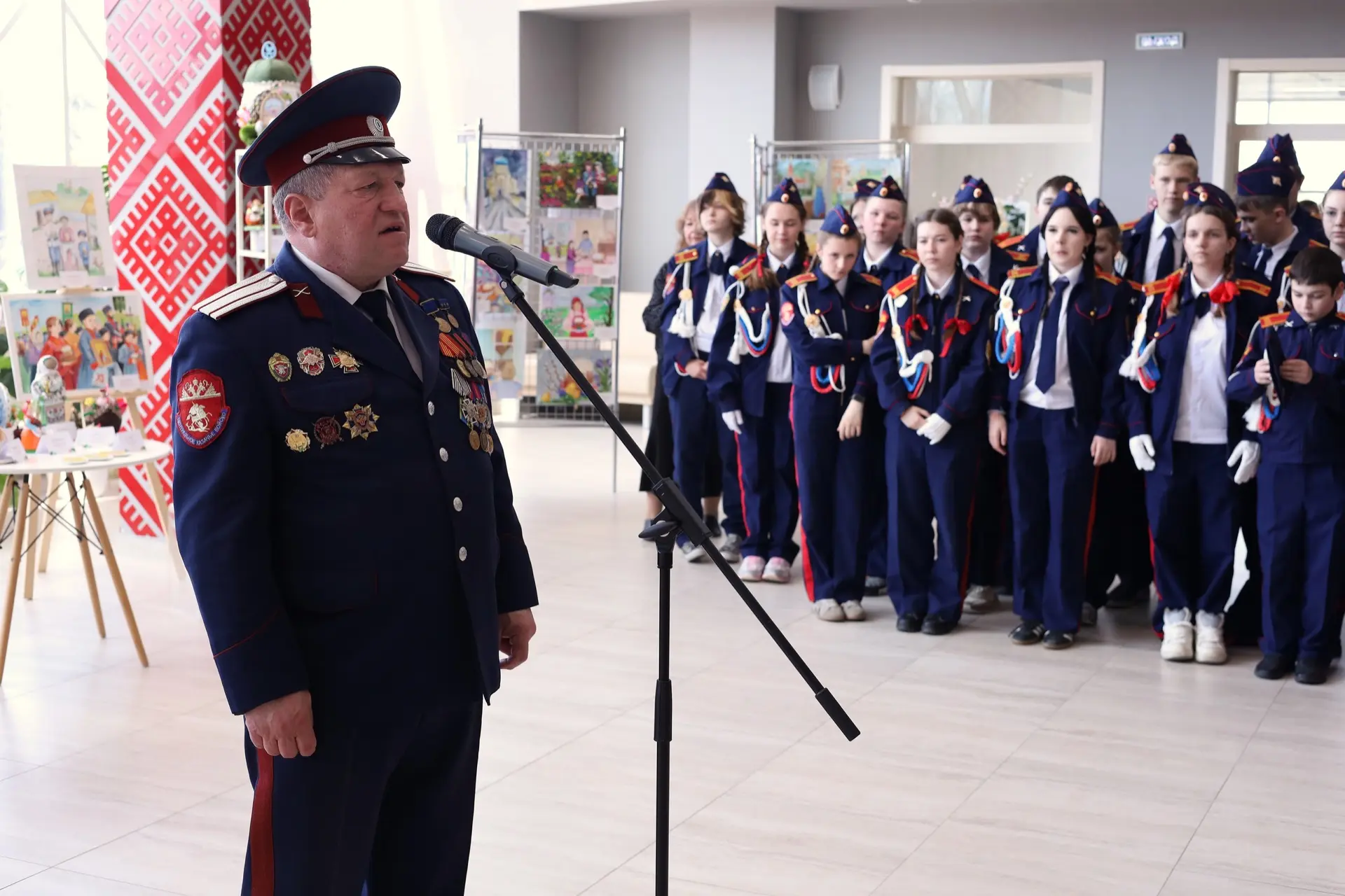 В атриуме Белгородского центра народного творчества открылась выставка «Пасхальные мотивы»