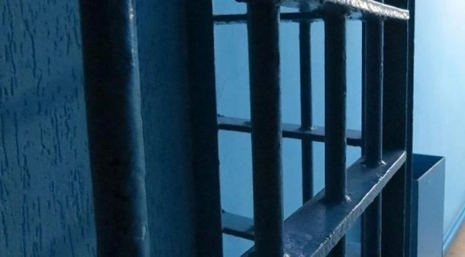 Новооскольца приговорили к колонии и штрафу 100 тысяч рублей за ремонт и хранение оружия