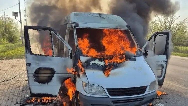 В Шебекинском округе при атаке дрона на служебный микроавтобус погибла женщина, ранены двое мужчин