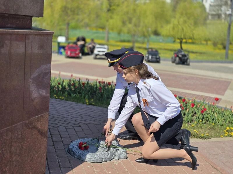 Белгородские полицейские почтили память защитников Родины