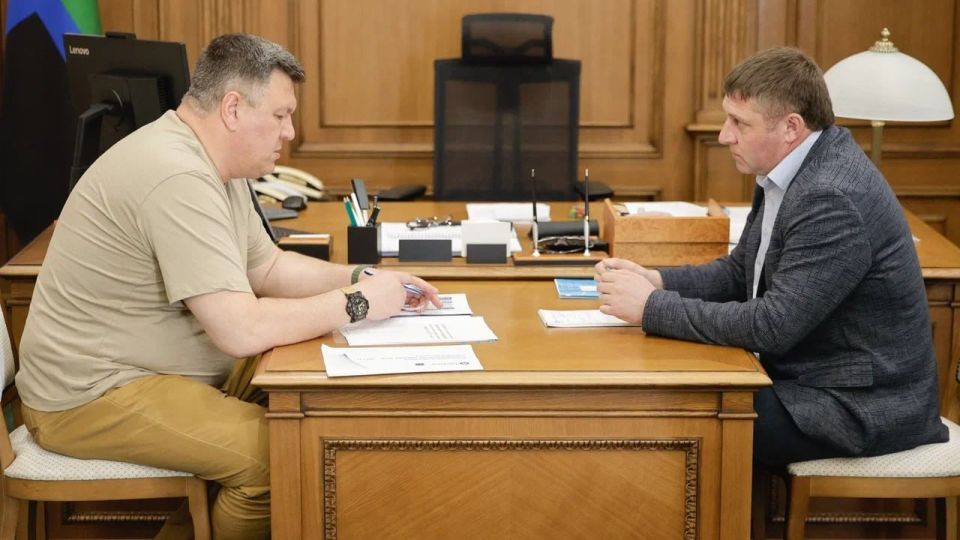 Александр Шуваев обсудил восстановление региона с замминистром строительства и ЖКХ РФ