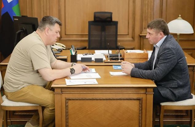 Врио губернатора Белгородской области Александр Шуваев провёл встречу с замминистра строительства и ЖКХ РФ Валерием Леоновым