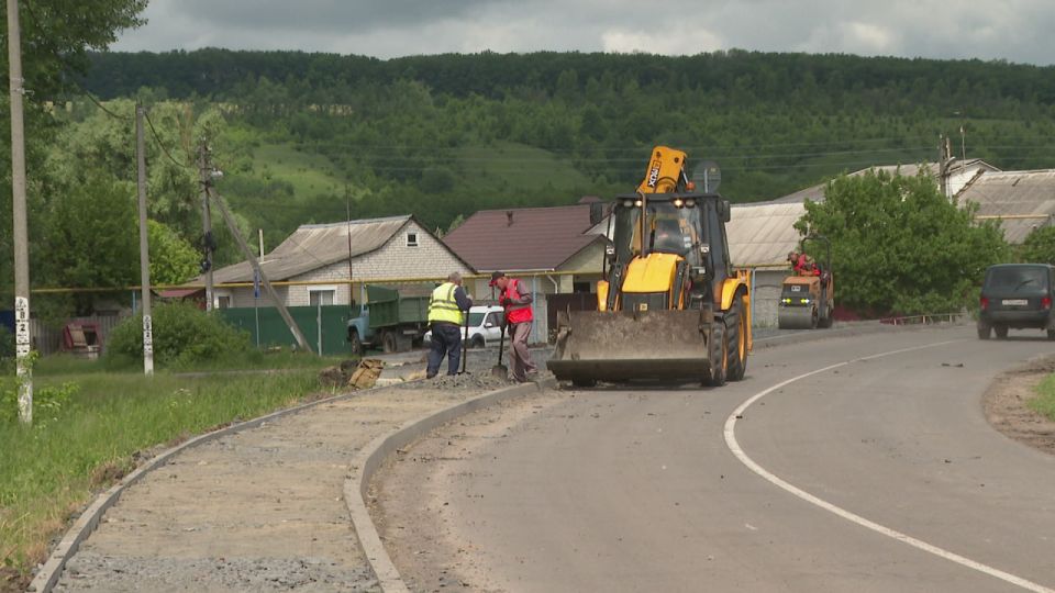 В селе Хохлово белгородского округа капитально ремонтируют проезжую часть