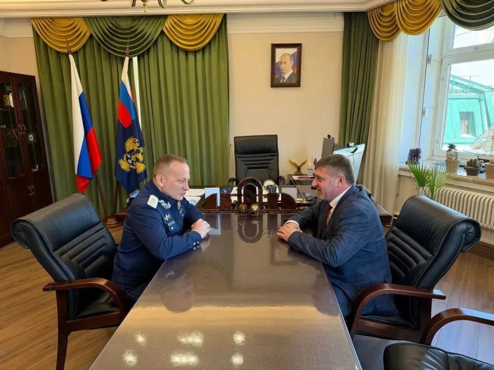 Александр Шуваев: Дорогие друзья!. Сегодня продолжаю работать в Москве