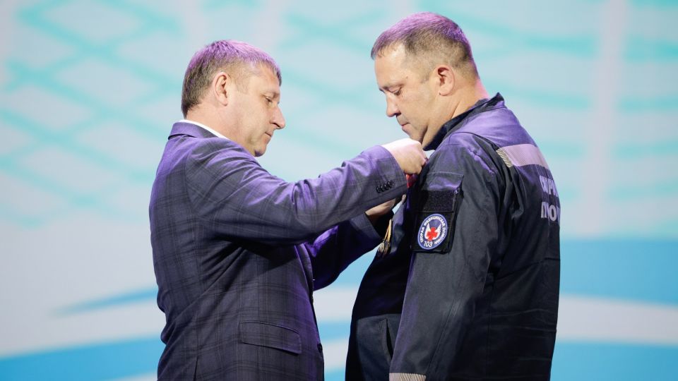 Александр Шуваев поздравил медиков в преддверии дня медработника
