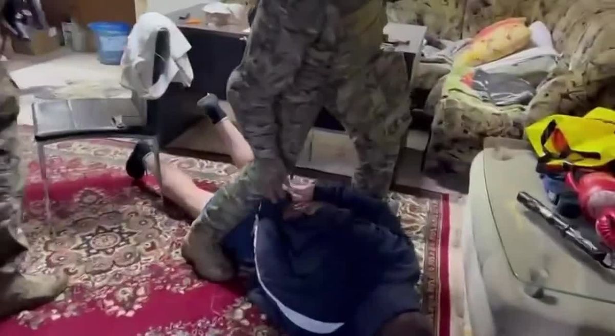 Восемь лет в колонии строгого режима за лишение свободы и вымогательство
