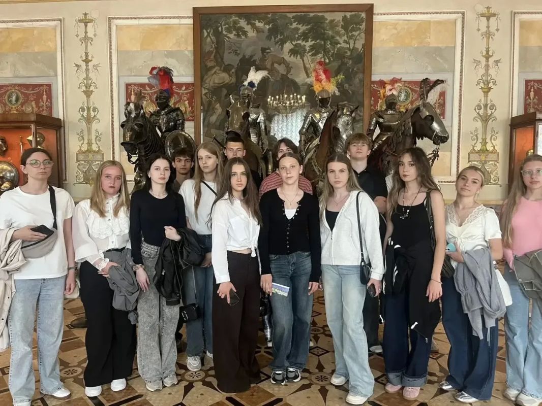 Алексей Дыбов: По приглашению Калининского района Санкт-Петербурга группа валуйских выпускников стала гостьей легендарного петербургского праздника «Алые паруса»