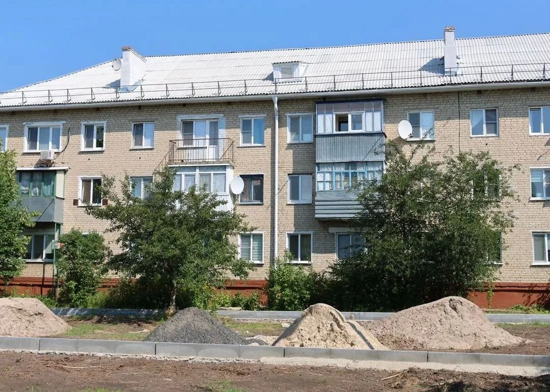 В Валуйках приступили к комплексному благоустройству дворовой территории