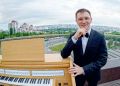 Белгородский музыкант Тимур Халиуллин первым в России исполнил органную программу на открытом стадионе