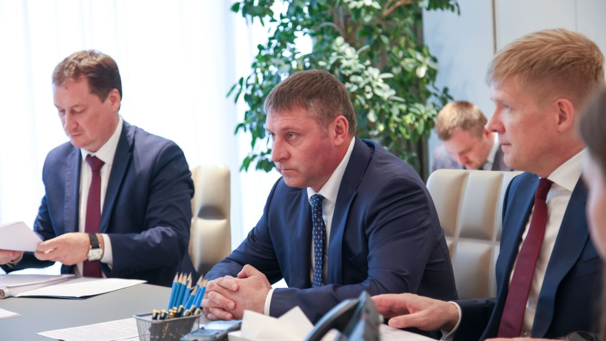 Александр Шуваев обсудил с главой Минэконоразвития развитие экономики и поддержку бизнеса в приграничье