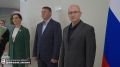 Врио главы Белгородской области показал, как работают гуманитарные центры, и посетил подразделение «БАРС-Белгород» и детскую больницу