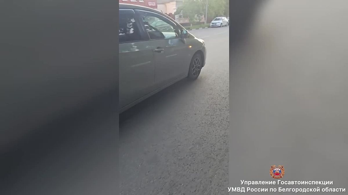 #СВОДКА_ДТП. По предварительным данным около 19 часов 25 минут в г. Алексеевка в районе д. 34 ул. Победы, 33-летняя женщина, управляя автомобилем «Тойота Версо», совершила наезд на 49-летнего мужчину, переходившего проезжую...