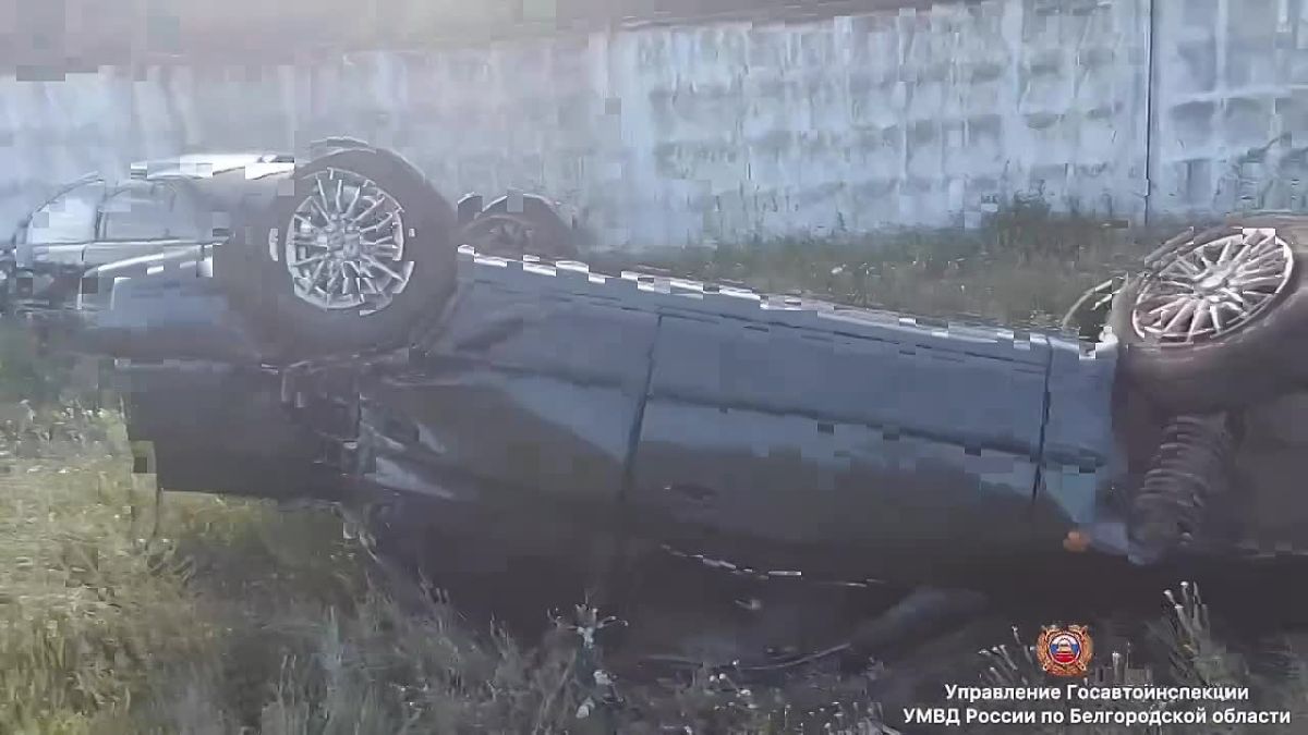 В Белгородской области мужчина погиб в перевернувшейся машине